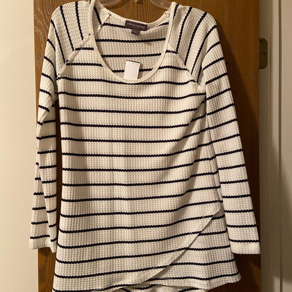 A Pea in The Pod maternity top
